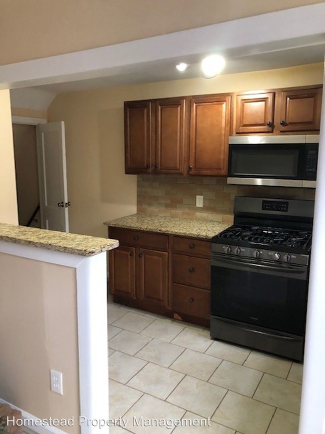 Building Photo - 3 br, 1 bath House - 7262 Lamport Road