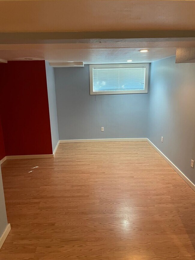 Foto del edificio - Beautiful Basement Apartment on Capital Hill