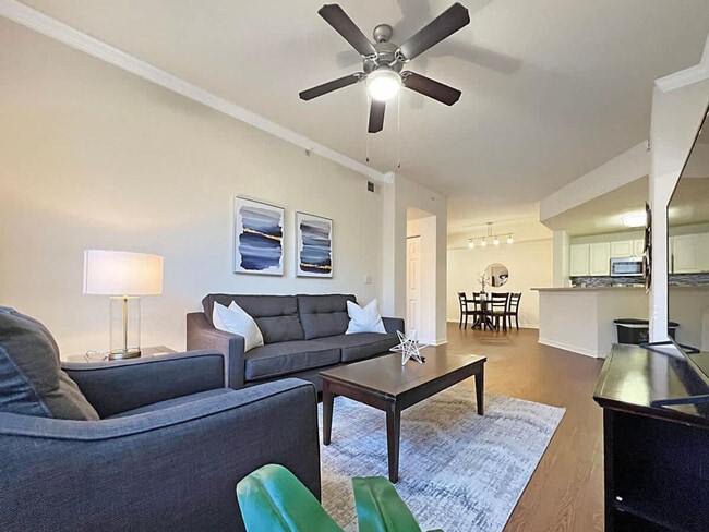 Foto del edificio - 9919 Montague St