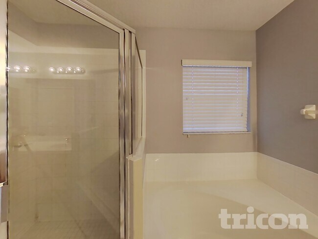 Foto del edificio - 441 Briar Bay Cir