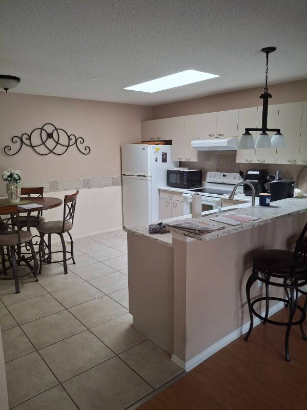 Foto del edificio - 1606 Campos Dr