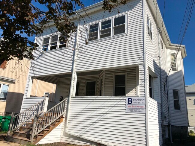 Building Photo - 329 Malden St
