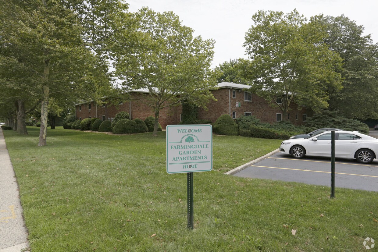 Farmingdale Apartments 1233 Melville Rd Farmingdale, NY Apartments