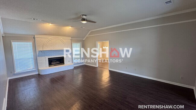 Foto del edificio - 724 Fletcher Rd