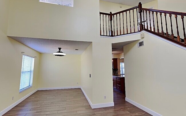 Building Photo - 751 Birgham Pl