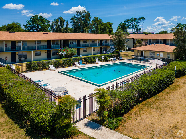 Piscina - Tanglewood Apartment Homes