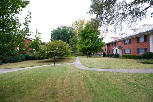 Foto del edificio - 3535 Roswell Rd NE