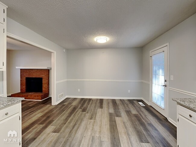 Building Photo - 1620 River Trce