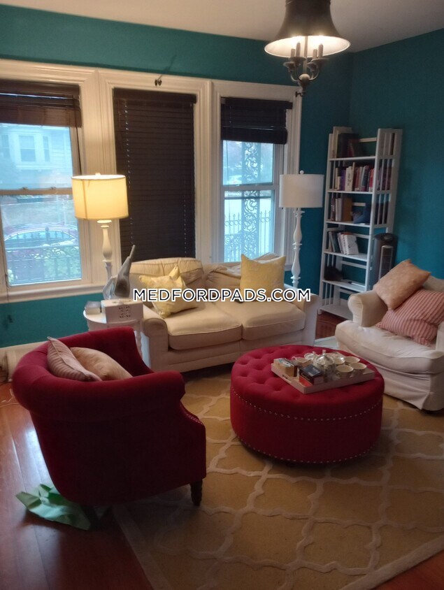 Foto principal - 67 Greenleaf Ave