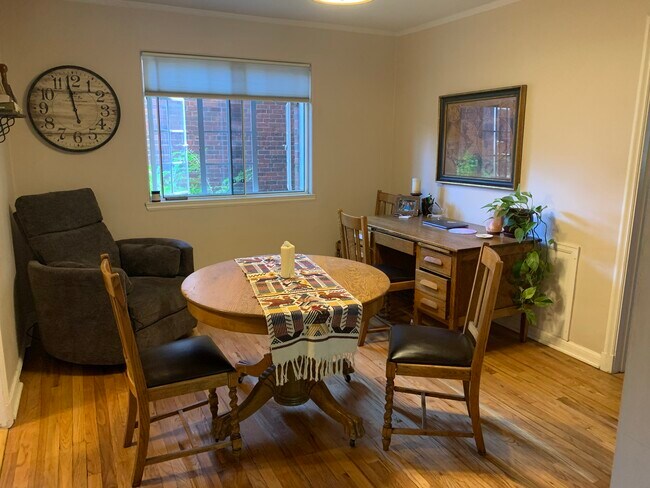 Building Photo - 1410 Vine St