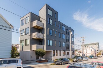 Building Photo - 60 Parris St