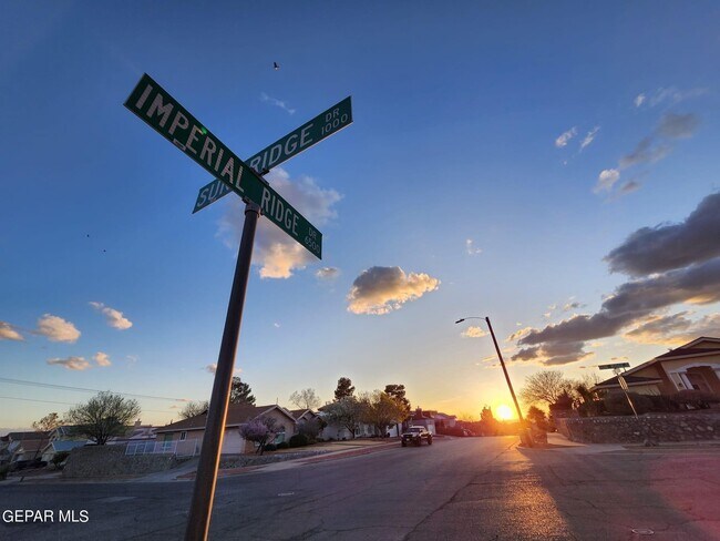 Foto del edificio - 6613 Imperial Ridge Dr