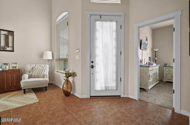 Foto del edificio - 5416 Pedro Lucero Dr