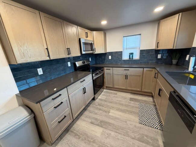 Building Photo - 1010 Reed Ave