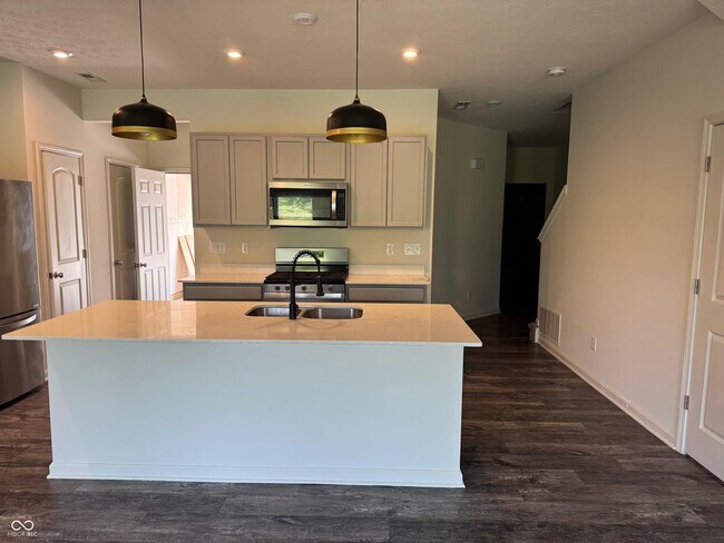 Foto del edificio - 14326 Ludwell Ct
