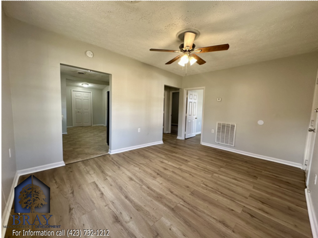 Building Photo - 2BR Kingsport Cottage