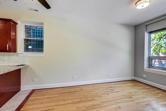 Foto del edificio - 2323 W Taylor St
