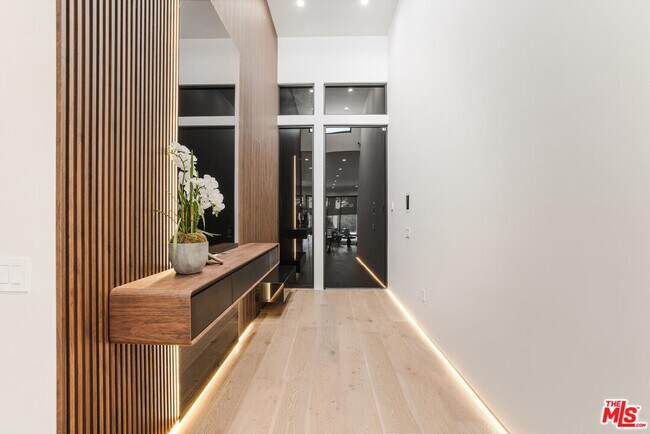 Foto del edificio - 13454 Albers St