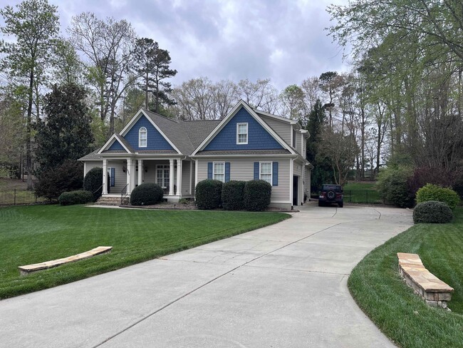 Building Photo - 3940 Grandbridge Dr