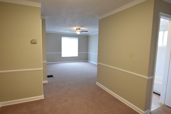 Sala de estar y comedor - Mount Vernon Arms