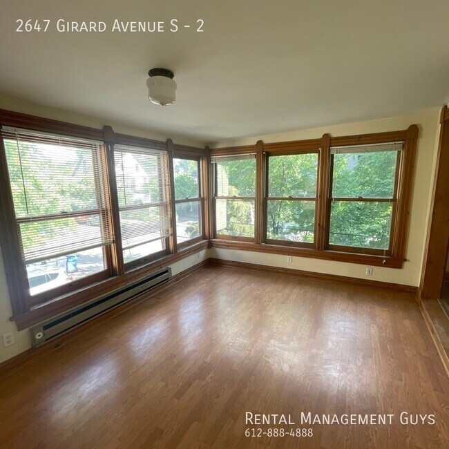 Foto del edificio - Charming 2 Bedroom in Uptown - Close to Sh...