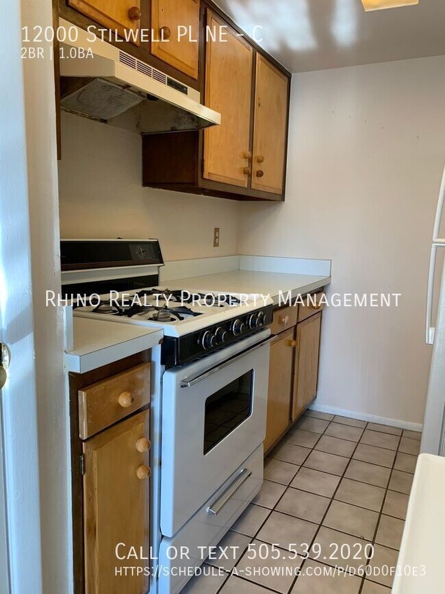 Building Photo - NE Heights Townhome! 2 bedroom, 1 bath in ...