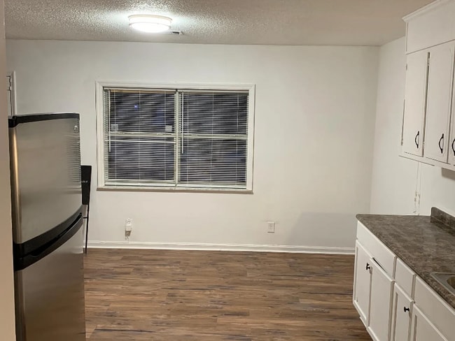 Building Photo - 2522 Medford Pl