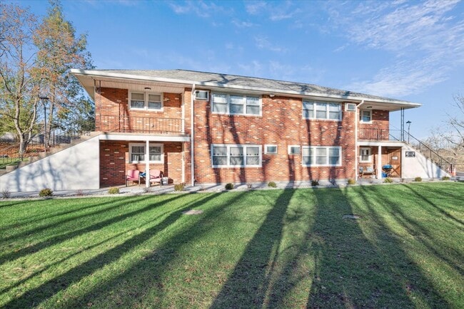 Building Photo - 285 Stamets Rd