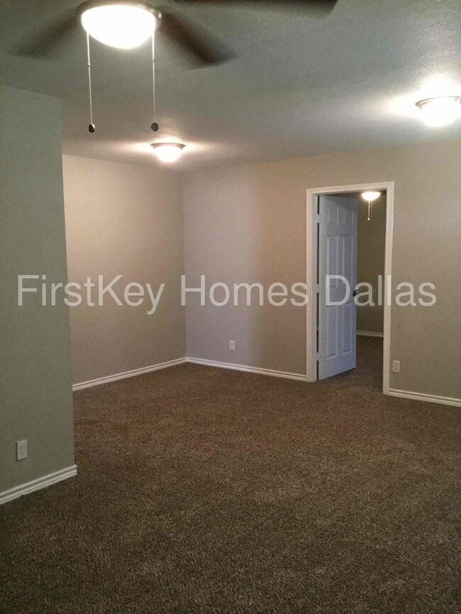 Building Photo - 4123 Vanette Ln