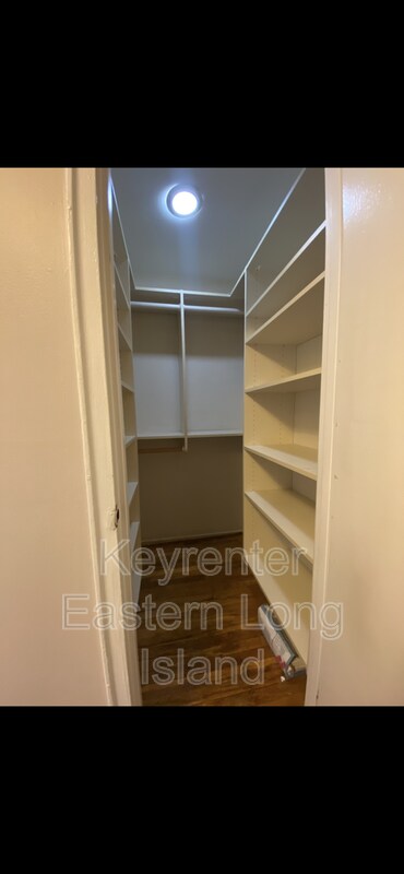 Foto del edificio - 215 Terry Rd