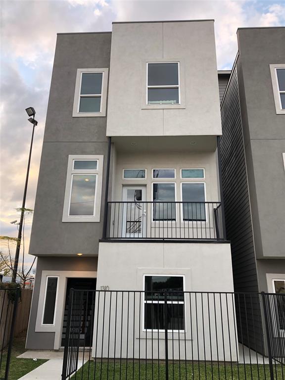 Foto del edificio - 1310 Roberts St