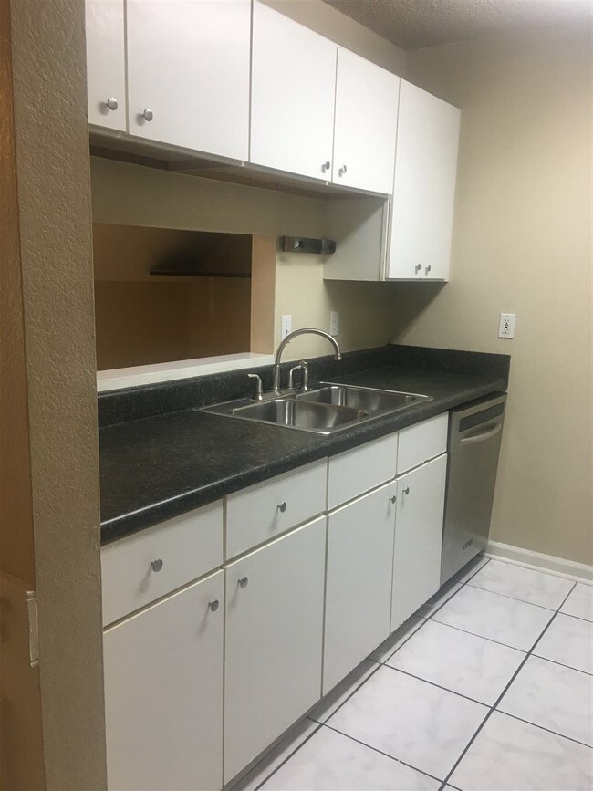 Foto del edificio - 2926 Capital Park Dr