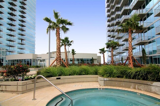 Building Photo - 5925 Almeda Rd
