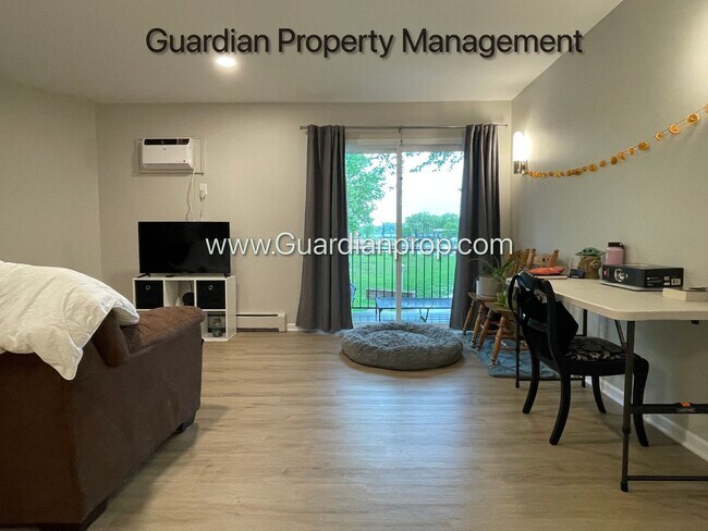 Foto del edificio - Champlin 2nd Floor Renovated Apartment, Di...