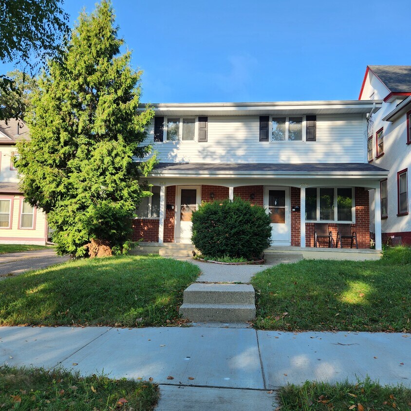 Primary Photo - 2516 Lincoln St NE