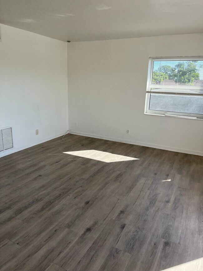 Foto del edificio - 275 SW 15th St