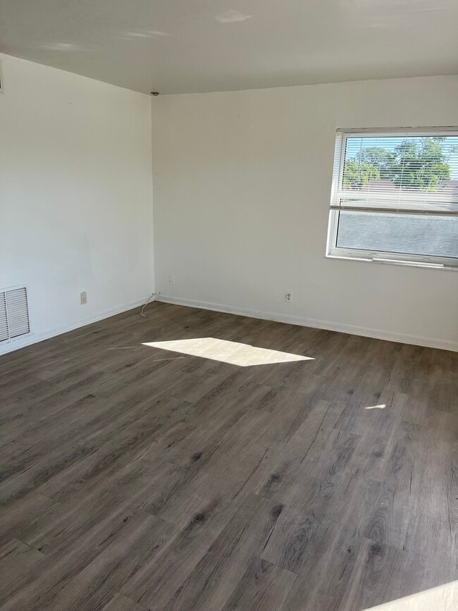 Foto del edificio - 275 SW 15th St