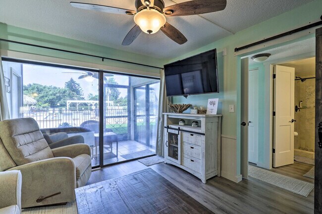 Foto del edificio - 6372 Palma Del Mar Blvd S