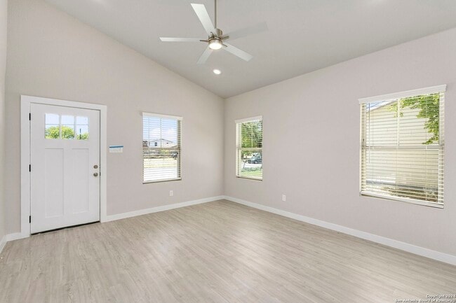 Foto del edificio - 510 Carol Crest St