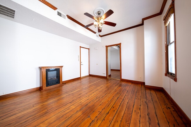 Building Photo - 1417 6th St NE