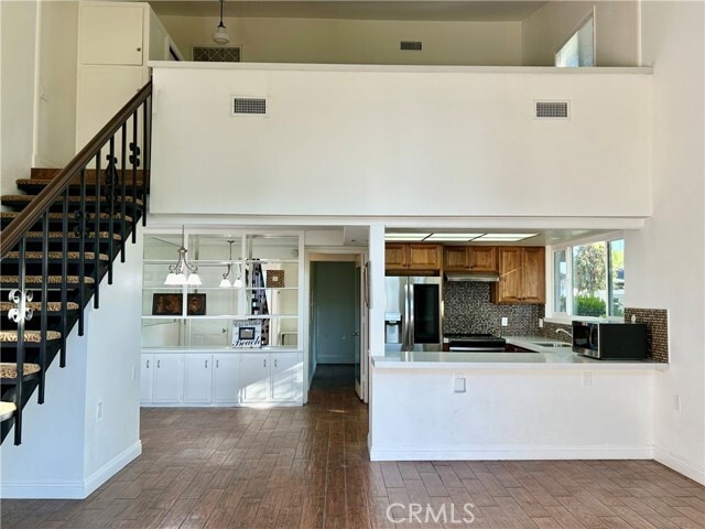 Building Photo - 358 Avenida Castilla