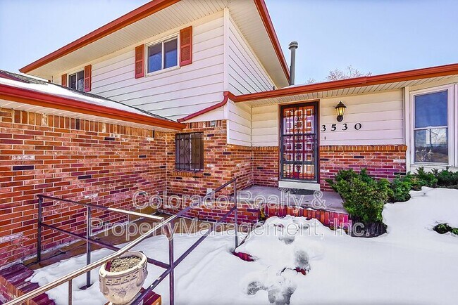 Foto del edificio - 3530 W 107th Ave