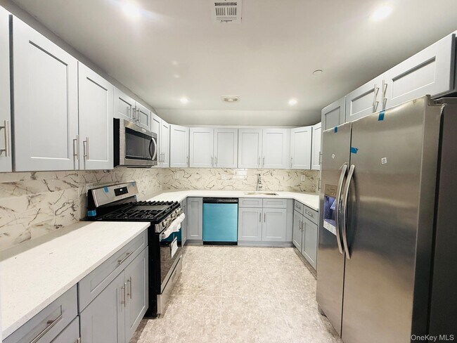 Foto del edificio - 139-18 Lakewood Ave
