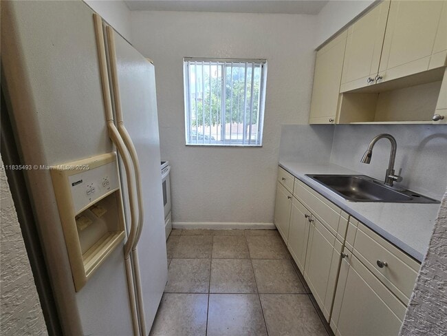 Foto del edificio - 2330 NW 11th St