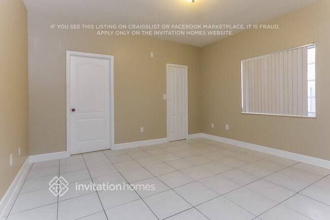 Building Photo - 1260 SW 139th Ave