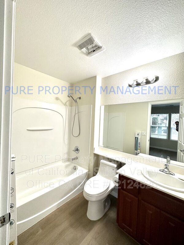 Building Photo - 213 Lighthouse Dr
