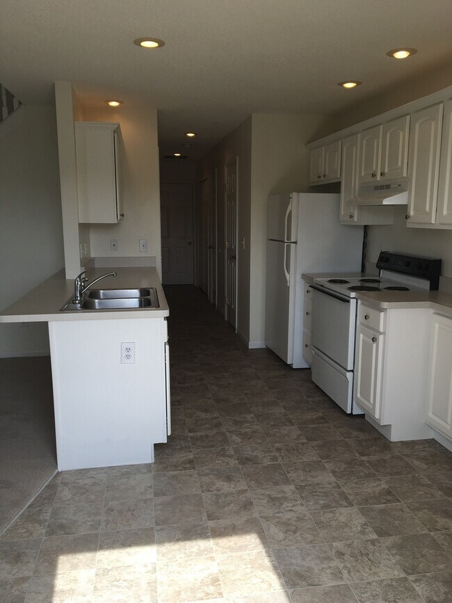 Foto del edificio - Messler Family Laurel Creek Apts, 931 Jasm...