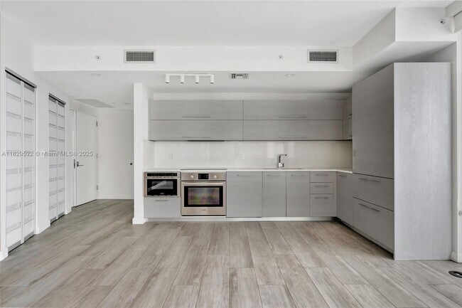 Foto del edificio - 55 SW 9th St