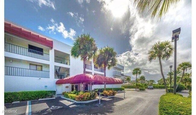 Building Photo - 1616 Ocean Dr