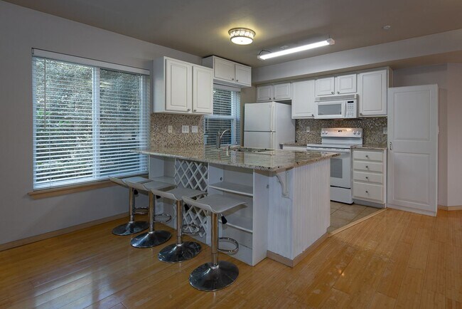 Foto del edificio - 5551 Lakemont Blvd SE